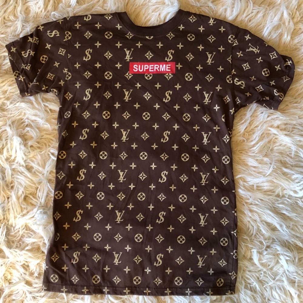 SUPERME T-shirt by Bleecker and Mercer